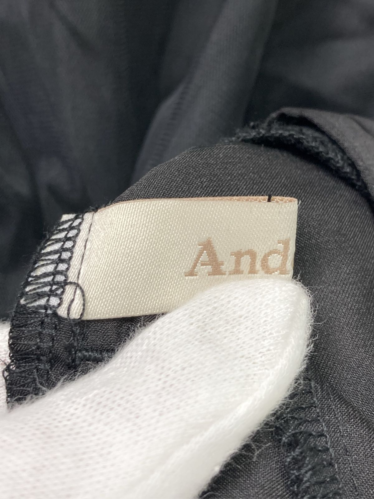 https://assets.mercari-shops-static.com/-/large/plain/2JW8UAmNJ8LHB4iXyf2MDf.jpg@jpg