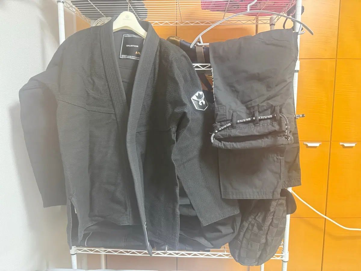 キングズ バリー スティコ 4 0 ブラック 出品 29,520円