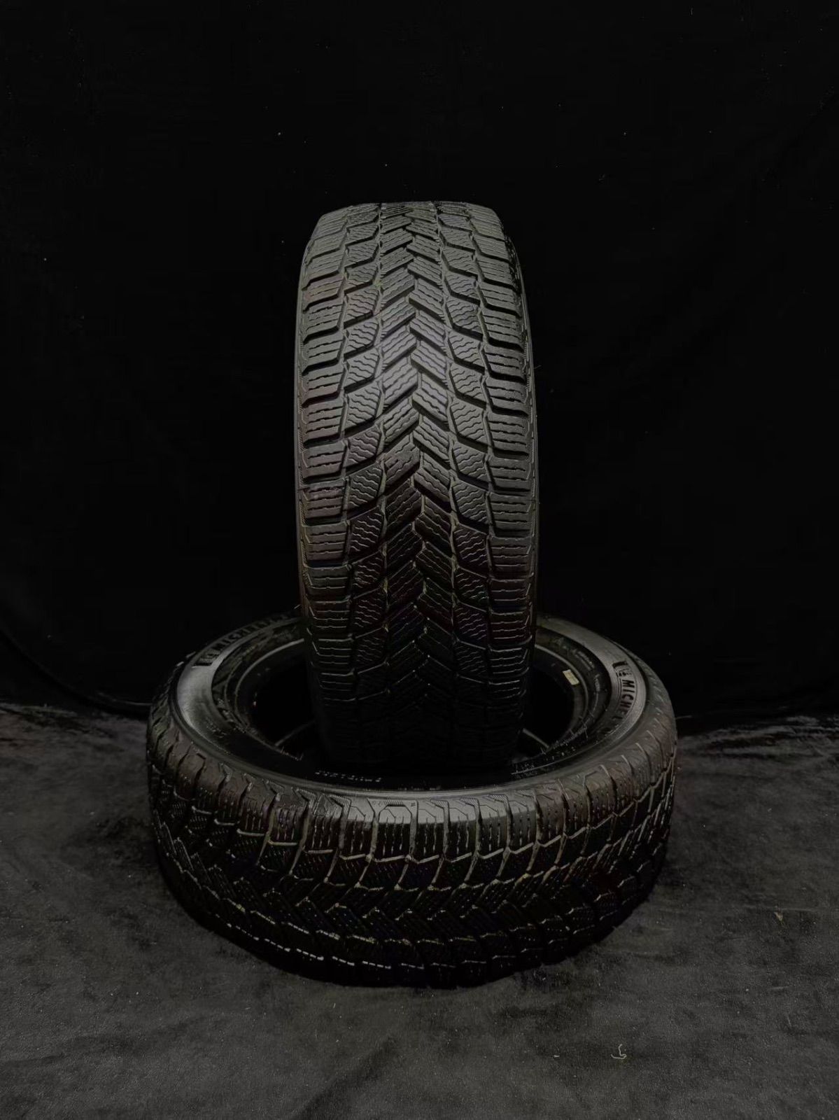 24年製　中古タイヤ2本セット　MICHELIN 215/60R17 100T 8分山　スタッドレスタイヤ　T-432