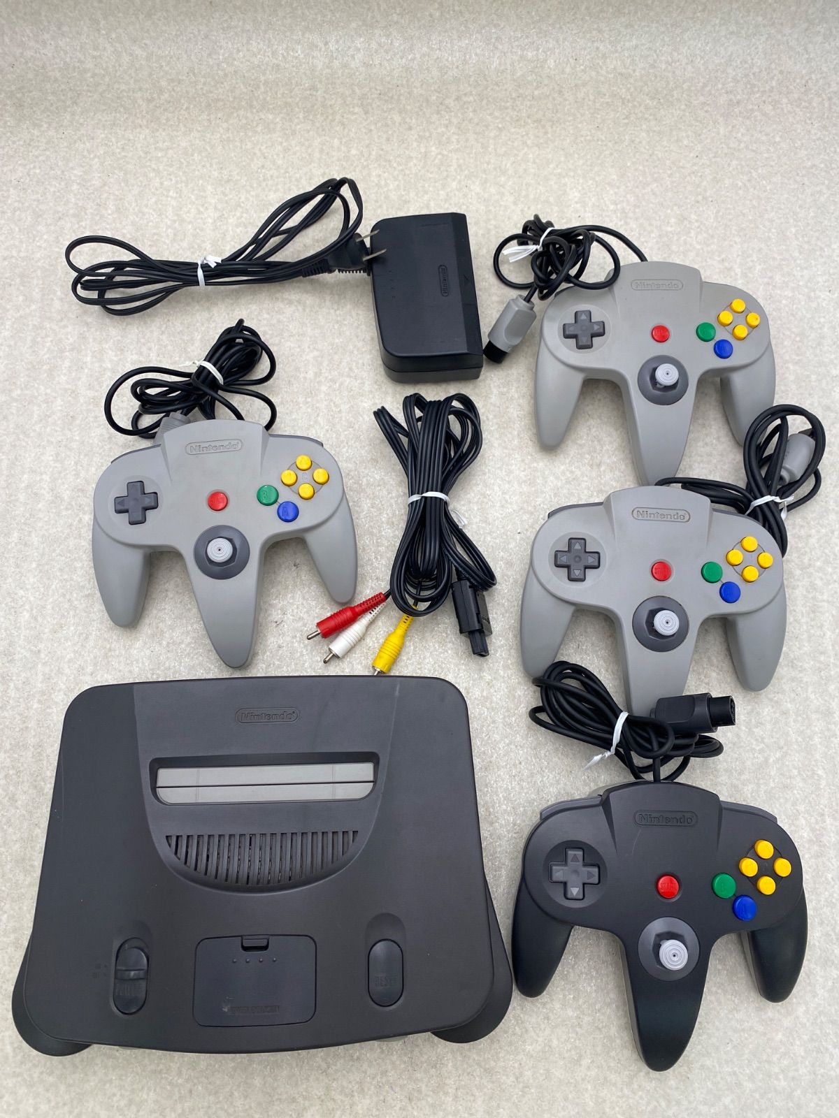 ニンテンドー64 本体 　動作品　コントローラー４点