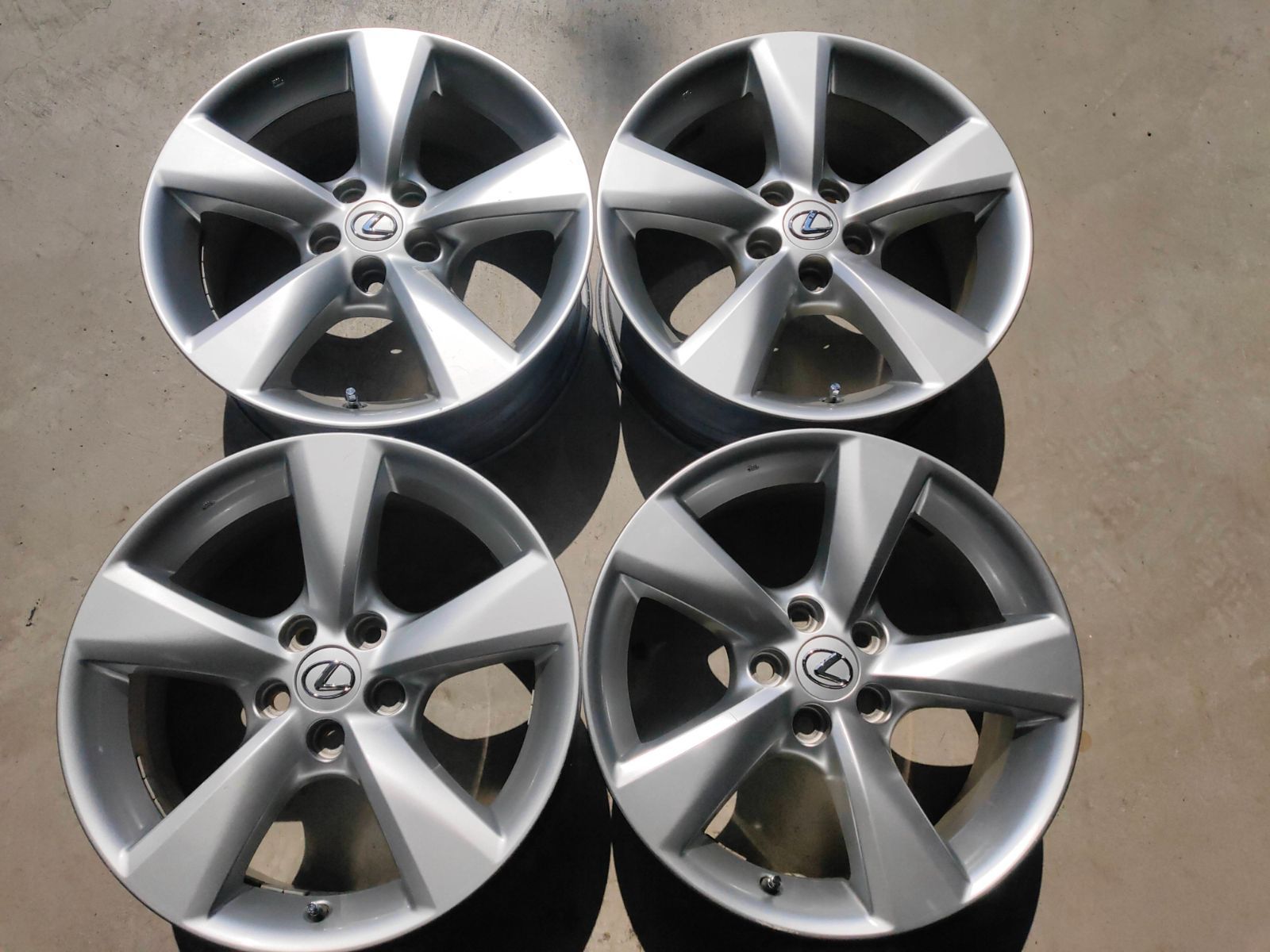 LEXUS　レクサス　RX450ｈ　純正　　中古ホイール　18インチ 　7.5J ＋35 　PCD　114.3-5H　中古　4本