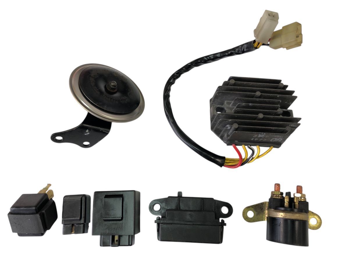バンディット400V　GK75A　VC　電装　リレー　セット　レギュレーター　スターター　ウィンカー　ヒューズ　作動OK（中古）2967-N5490