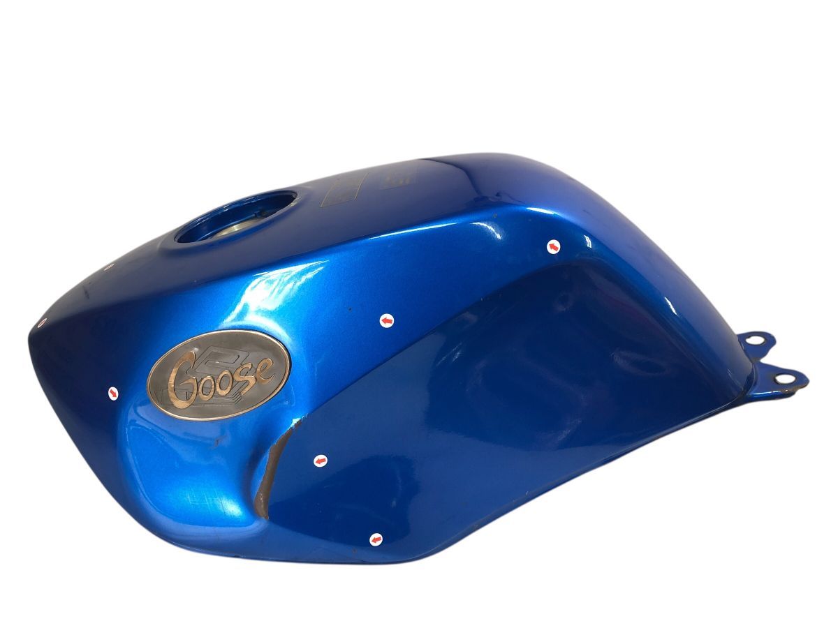 SUZUKI　グース　250　350　ガソリンタンク　フューエルタンク　凹み大　タンク内サビ有　補修などに（中古）KIP-N5358 9,990円