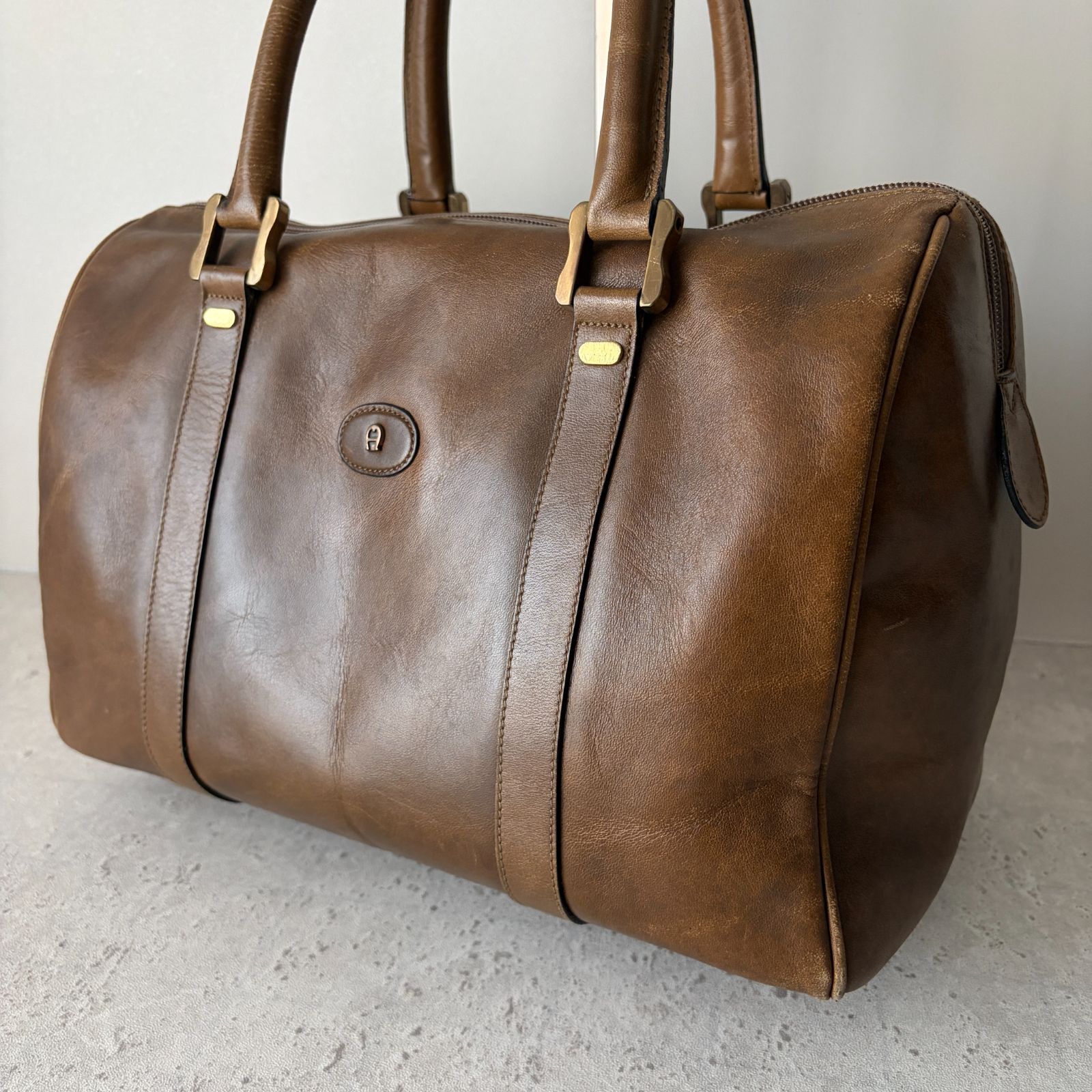 【美品】エティエンヌ アイグナー Etienne Aigner ボストンバッグ レザー ブラウン 高級 ヴィンテージ ハンドバッグ 頑丈 肉厚 アンティーク調 唯一無二 カジュアル クラシカル アンティーク ドイツ レトロ ホースシューロゴ 金具 大容量バッグ
