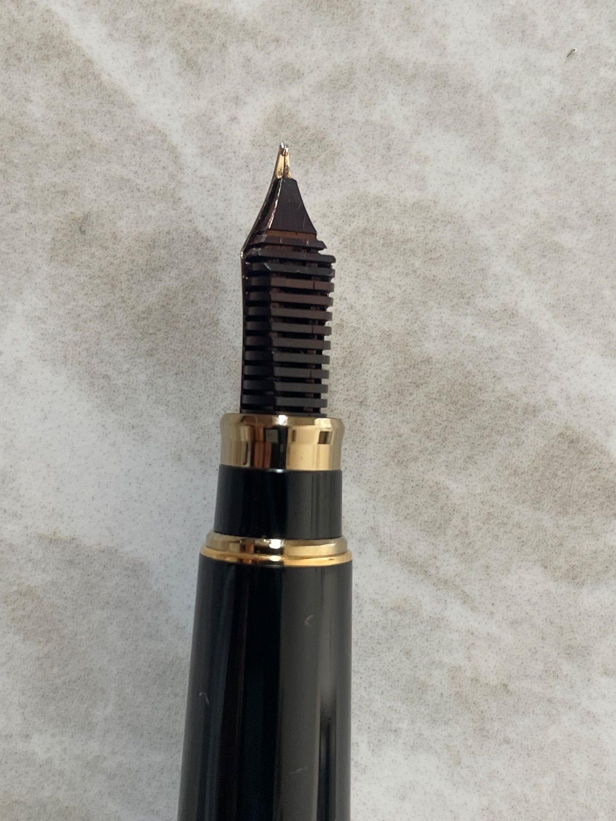 14K刻印】ヴァレンティノ ガラヴァーニ 万年筆 14K M（中字） - メルカリ