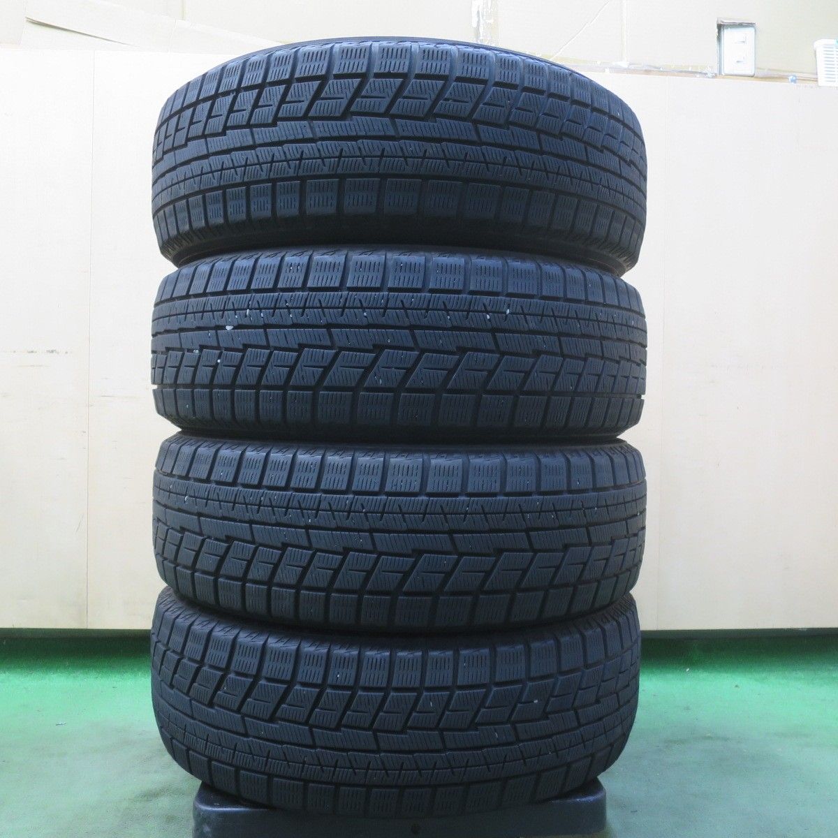 バリ溝！23年！9.5分◎スタッドレス 205/60R16 ヨコハマ アイスガード