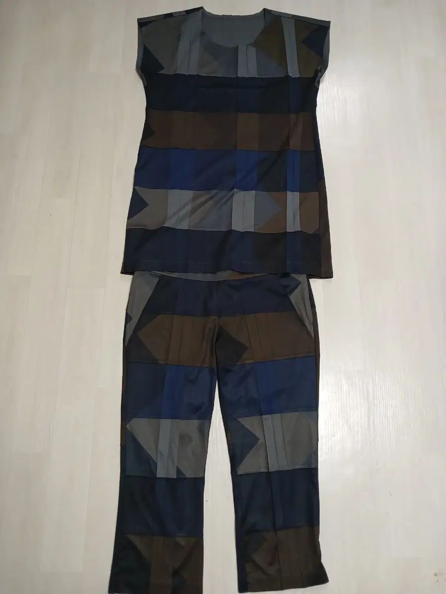 正規品) ISSEY MIYAKE イッセイミヤケ セットアップ ズボン (003)