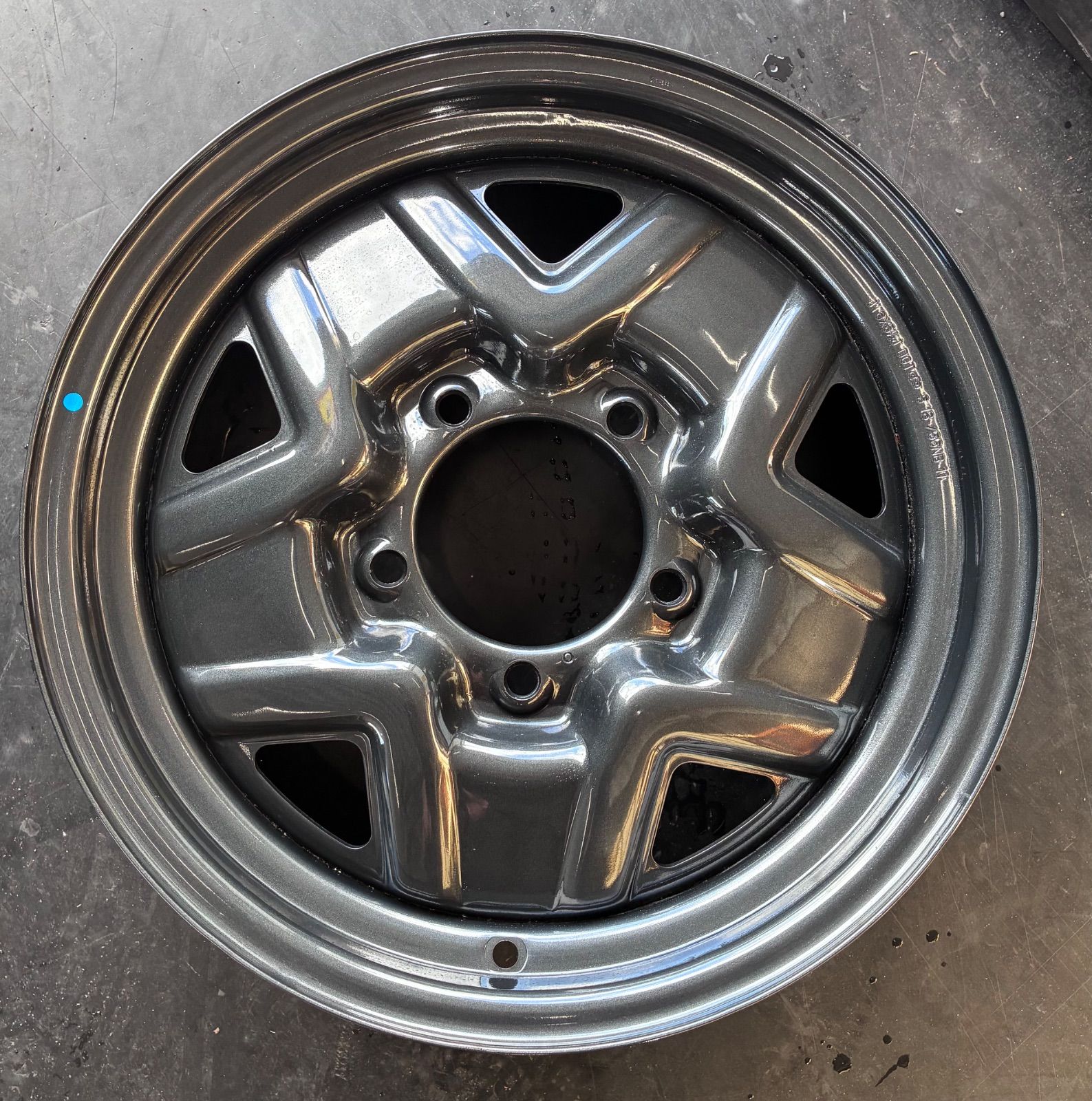 新車外し】☆送料無料☆スズキジムニー（スペア）16インチ純正ホイール