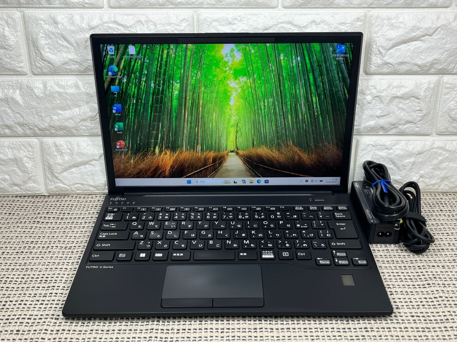 美品 富士通 FUTRO U9313/M 13.3型 Office ノートPC 美品 富士通 FUTRO U9313/M 13.3型 OfficeノートPC - メルカリ