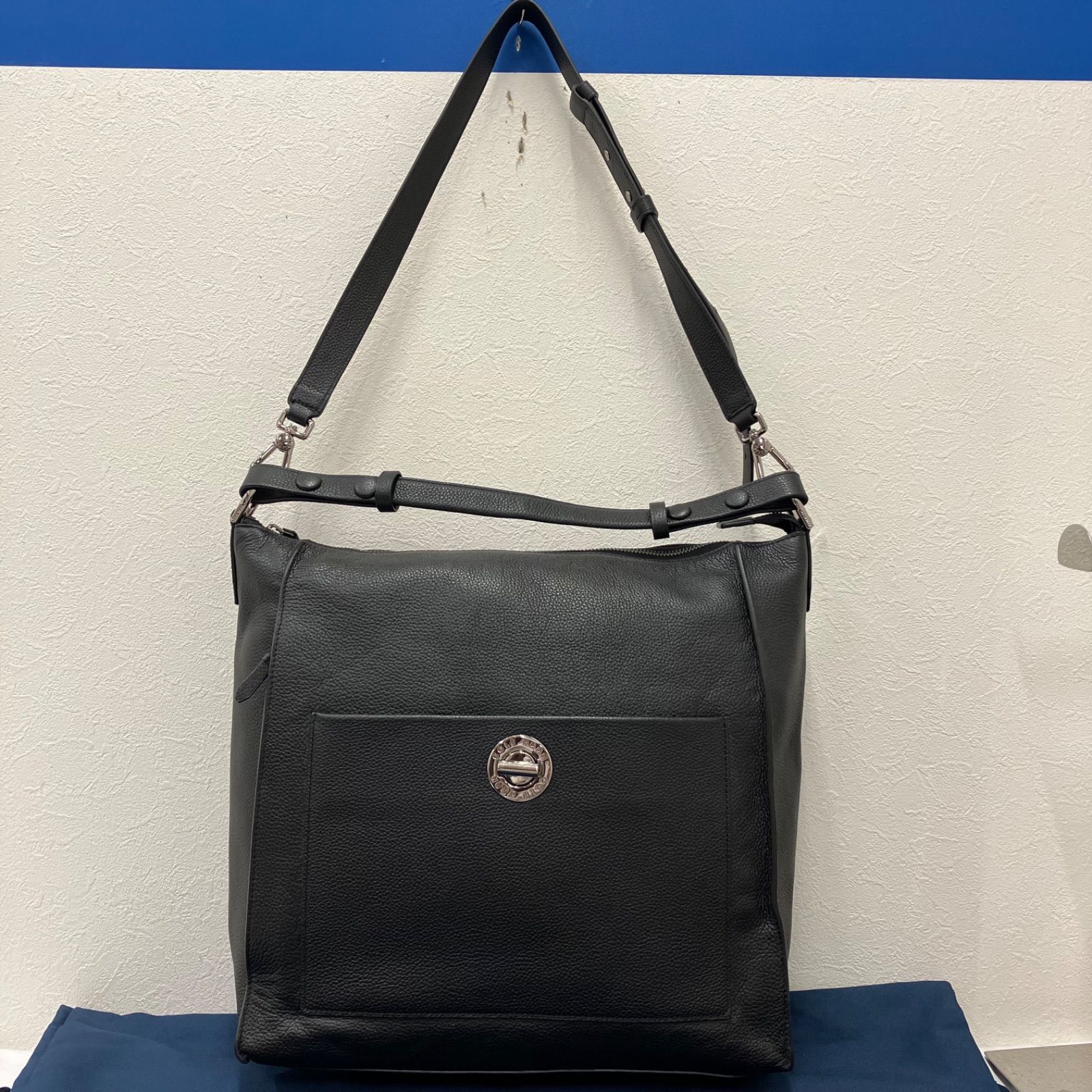 Y8108　COLE HAAN　コールハーン　 トートバッグ　2way　ショルダーバッグ　 レザー　ブラック系　黒　ターンロック　 ビジネス　保存袋付き　レディース