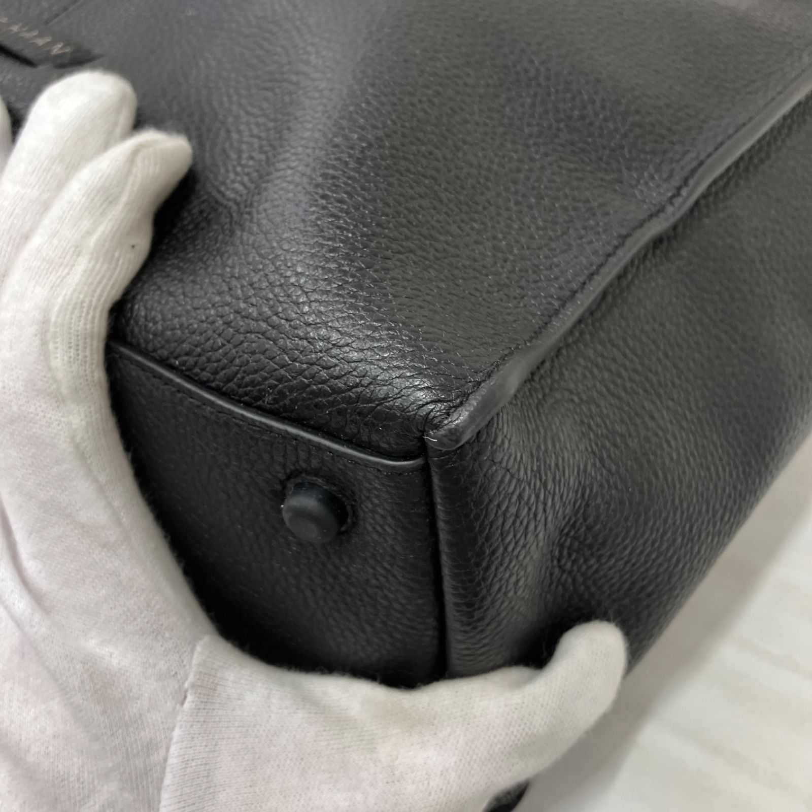 Y8108　COLE HAAN　コールハーン　 トートバッグ　2way　ショルダーバッグ　 レザー　ブラック系　黒　ターンロック　 ビジネス　保存袋付き　レディース