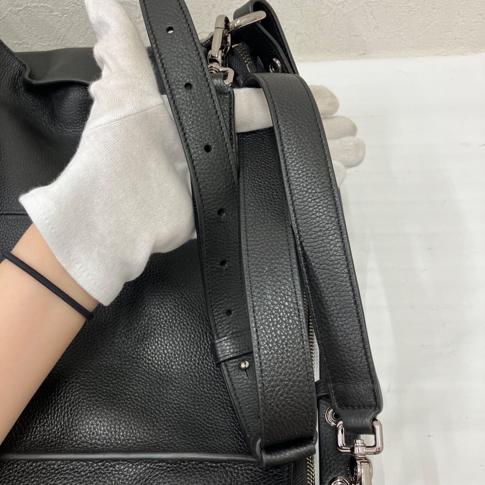 Y8108　COLE HAAN　コールハーン　 トートバッグ　2way　ショルダーバッグ　 レザー　ブラック系　黒　ターンロック　 ビジネス　保存袋付き　レディース