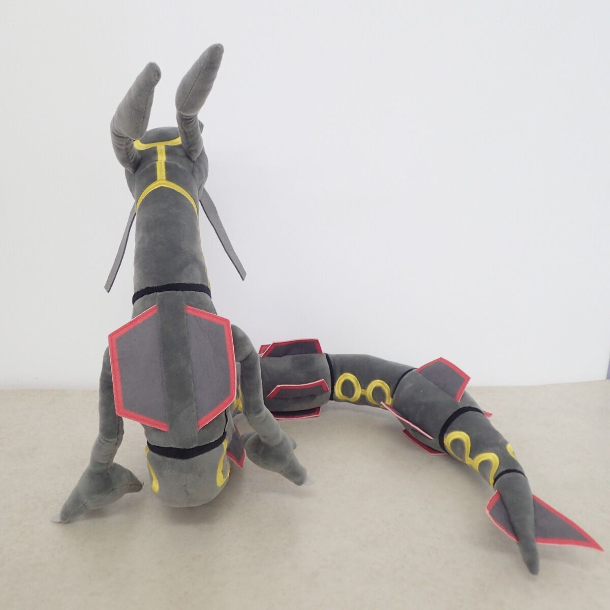 ポケモン 一番くじ A賞 黒いレックウザ 抱きぬいぐるみ 紙タグ無