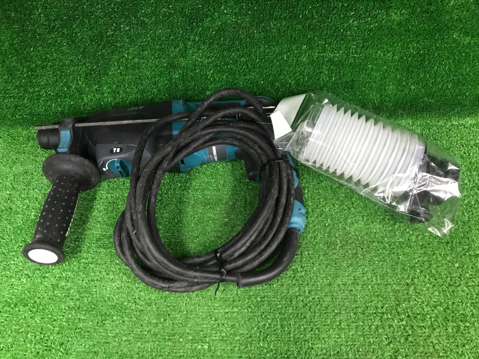 【中古品】【0906】★makita(マキタ) 26㎜ハンマドリル HR2601F　ITSPSRGWBI68