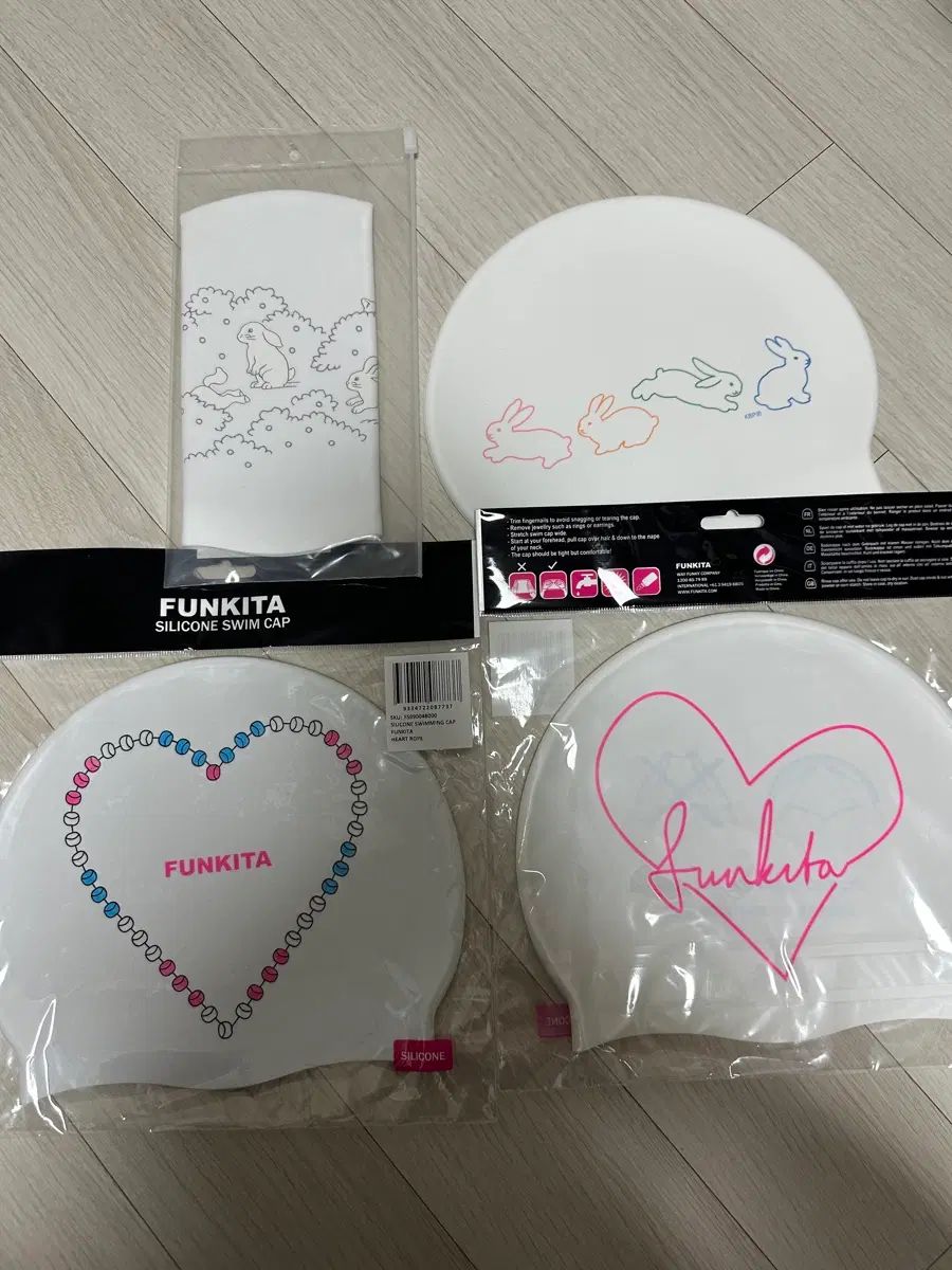キティ・バニー・ポニー 跳ね返る バーニー グローブ FUNKITA(ファンキタ) ハートロフ 落書き スイムキャップ まとめ売り 12,795円
