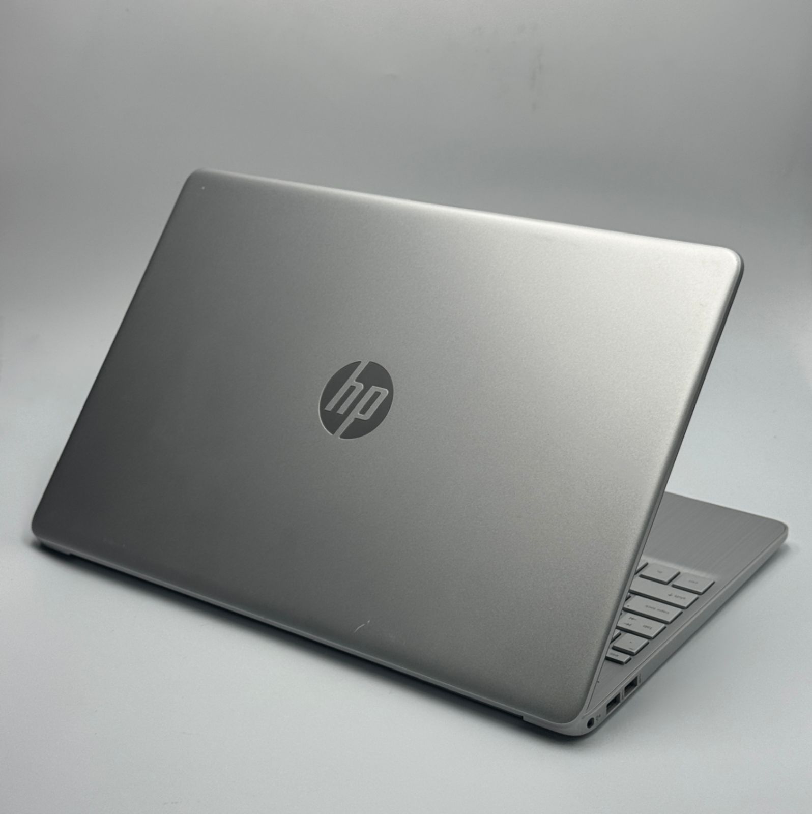 【中古美品】HP Laptop 15t-dy200 第11世代Core i7-1165G7/16GB/256GB