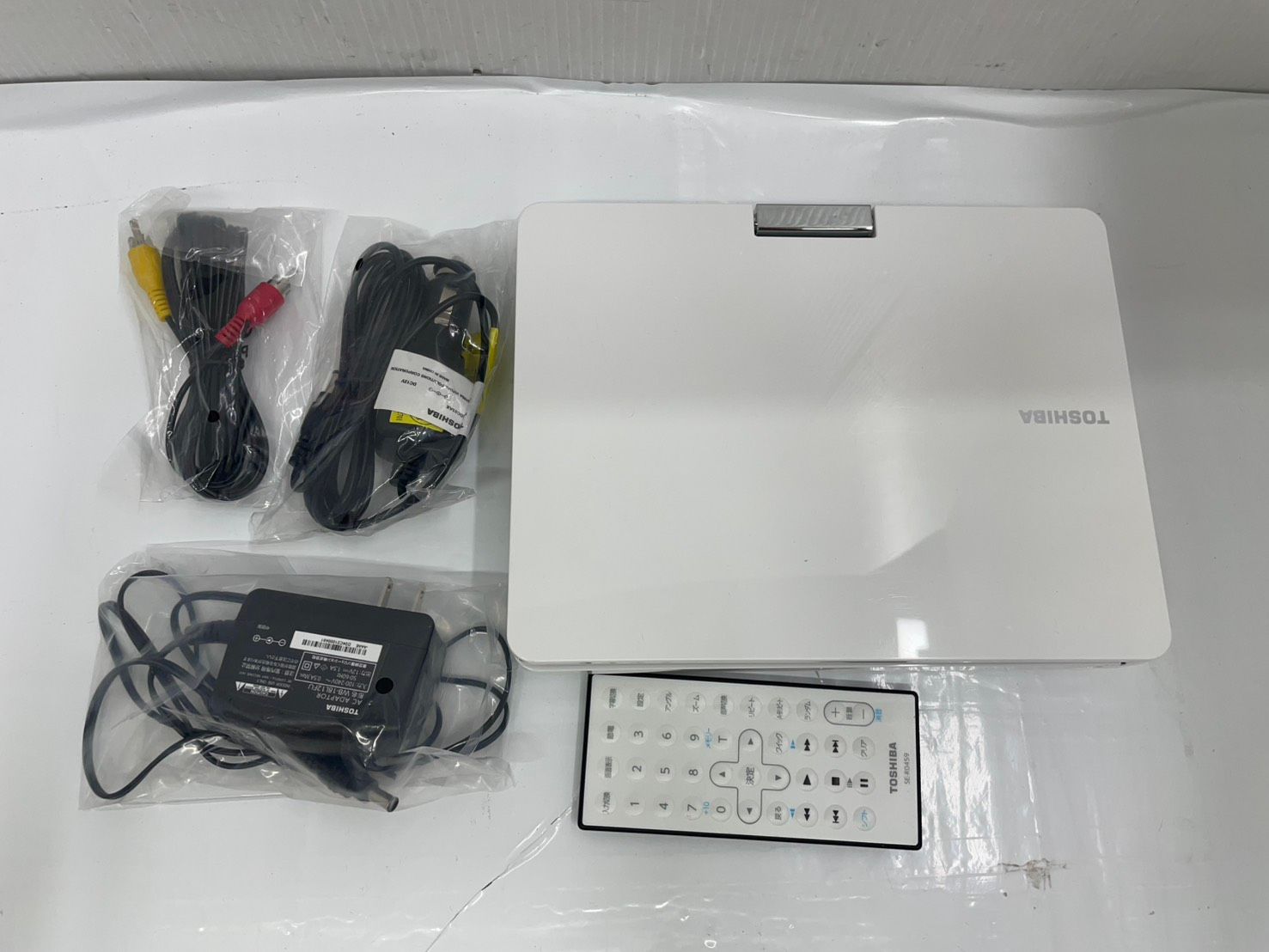 送料無料h16309 TOSHIBA 東芝 REGZA SD-P910S 9V型 ポータブルDVDプレーヤー 2024年製 リモコン ACアダプター付 6,986円