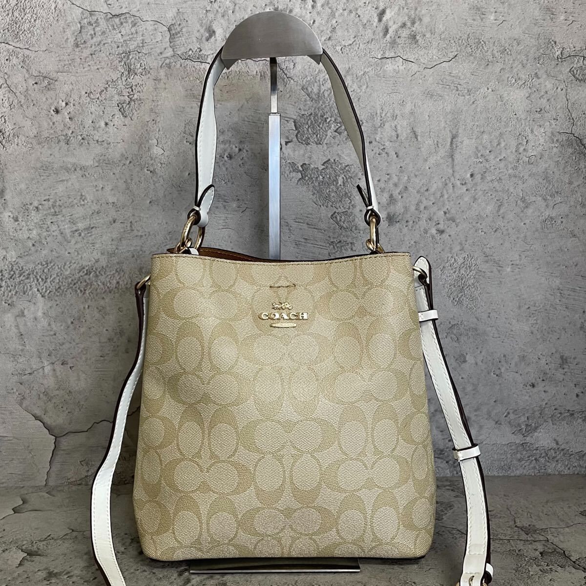 美品 COACH コーチ 2way ショルダーバッグ モリー シグネチャー PVC レザー ベージュ 白 ホワイト