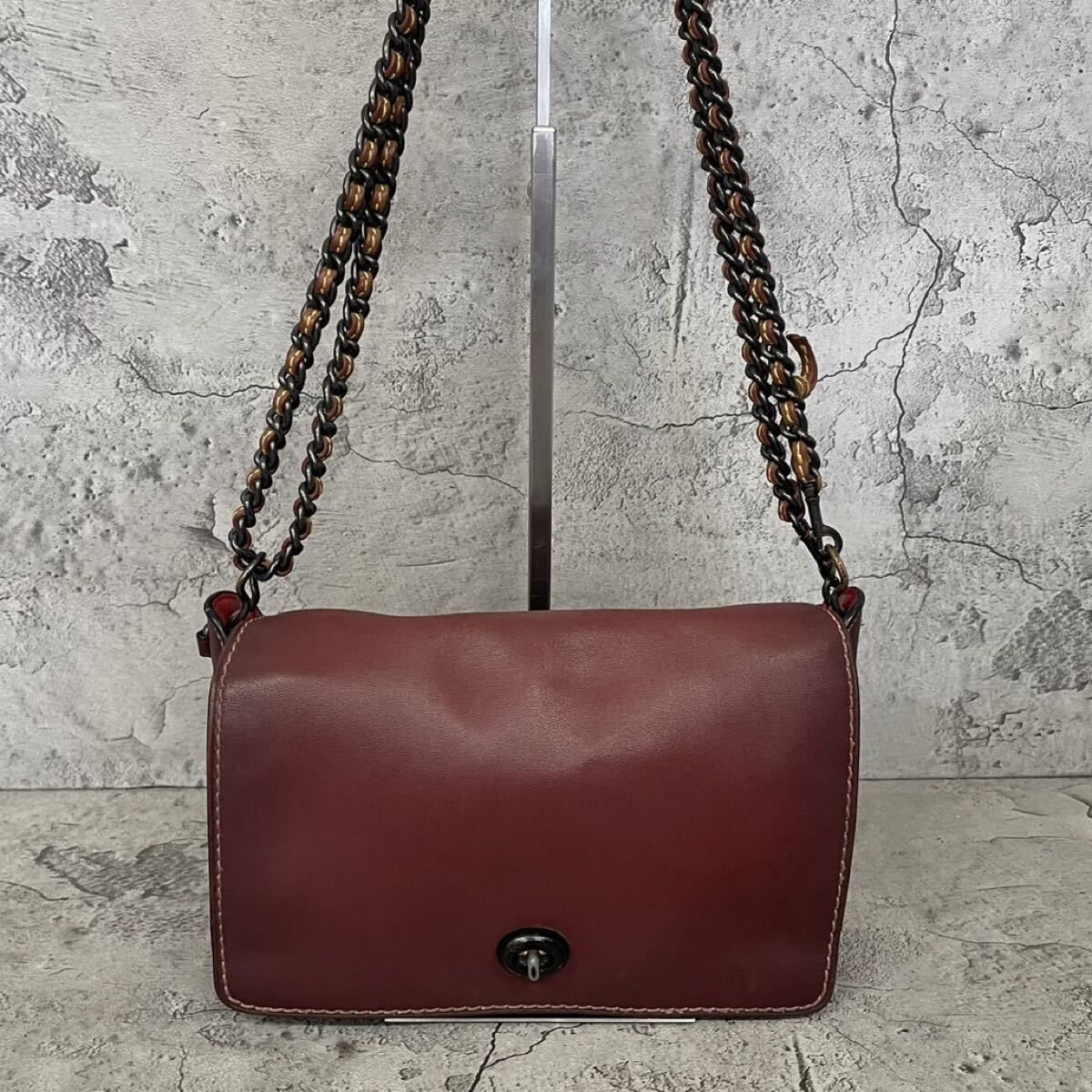 美品 COACH コーチ 2way ショルダーバッグ 肩がけ ディンキー チェーン ターンロック レザー ボルドー