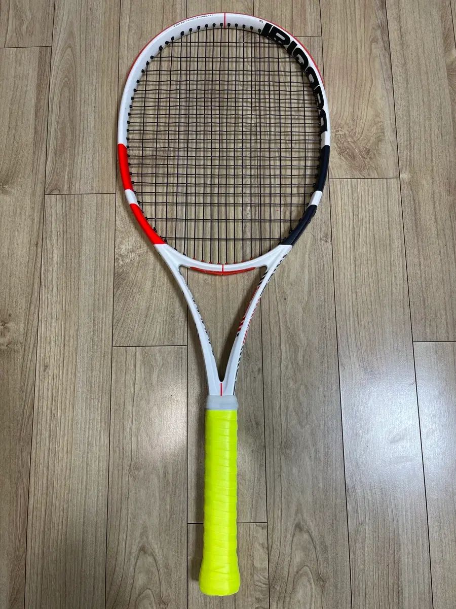 BabolaT（バボラ） ピュアストライク 98 デンス テニスラケット 出品