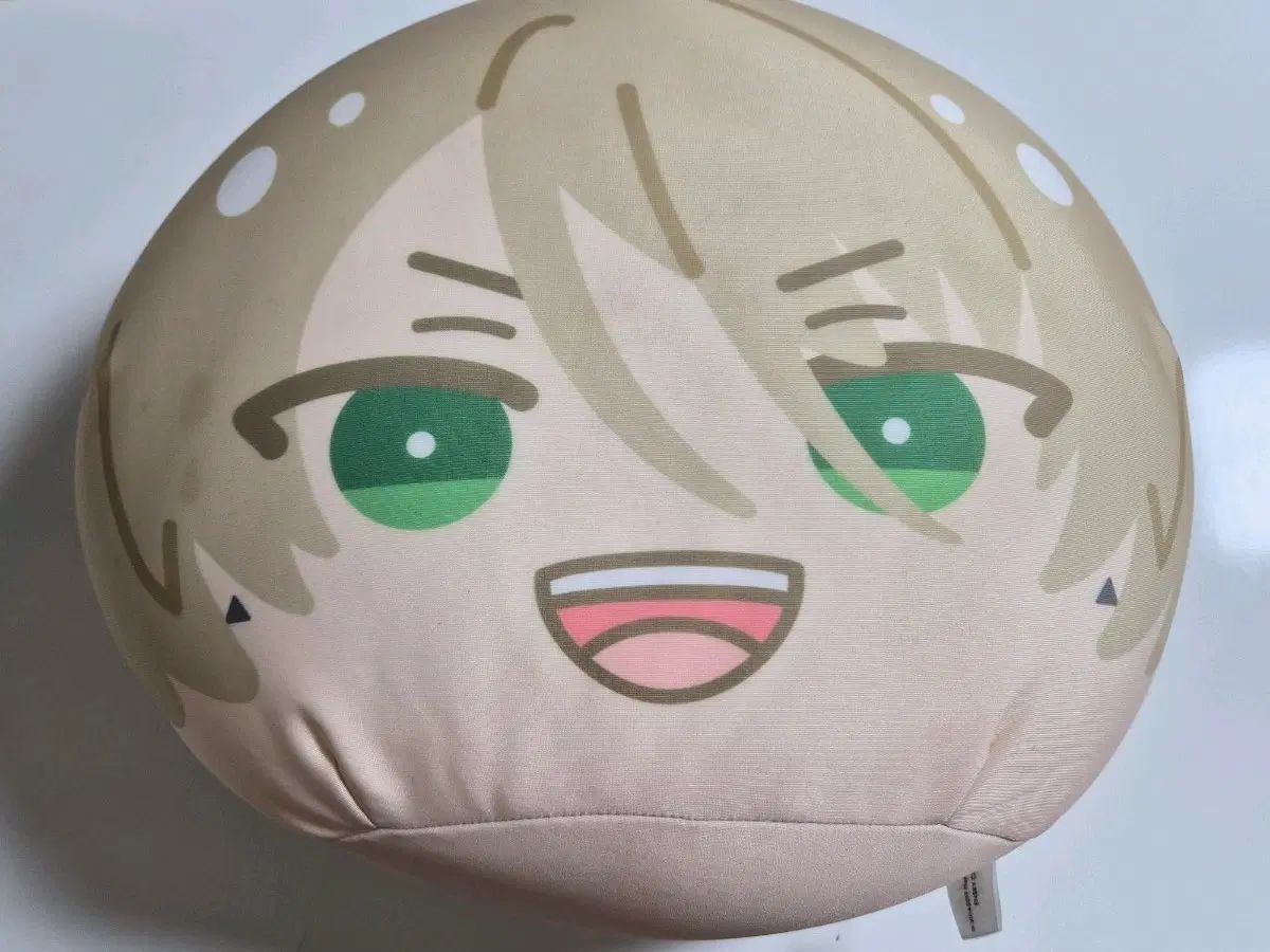 あんさんぶるスターズ！！(あんスタ) 白鳥 藍良 ビッグおまんじゅうクッション 出品 6,746円