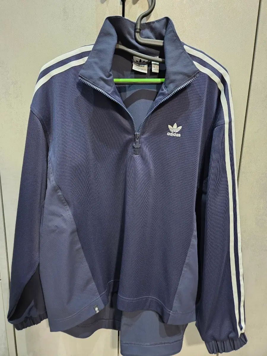 アディダス ハーフジップ ネイビー Sサイズ (新品)