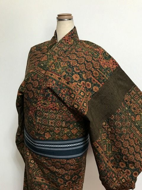 【中古】3Lサイズ 紬 男物 正絹 リメイクシリーズ 赤茶地に更紗模様【福服特製】 12,705円