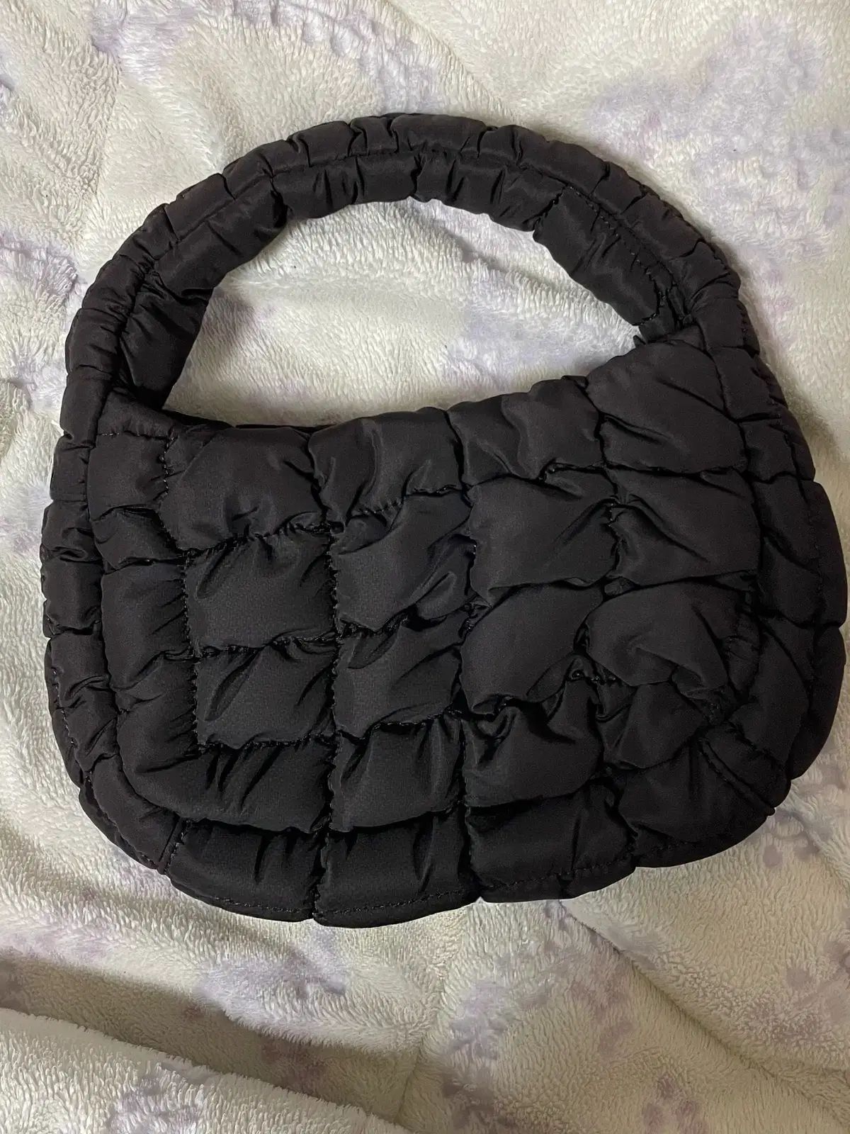 コス COS キルト ミニバック 6,669円
