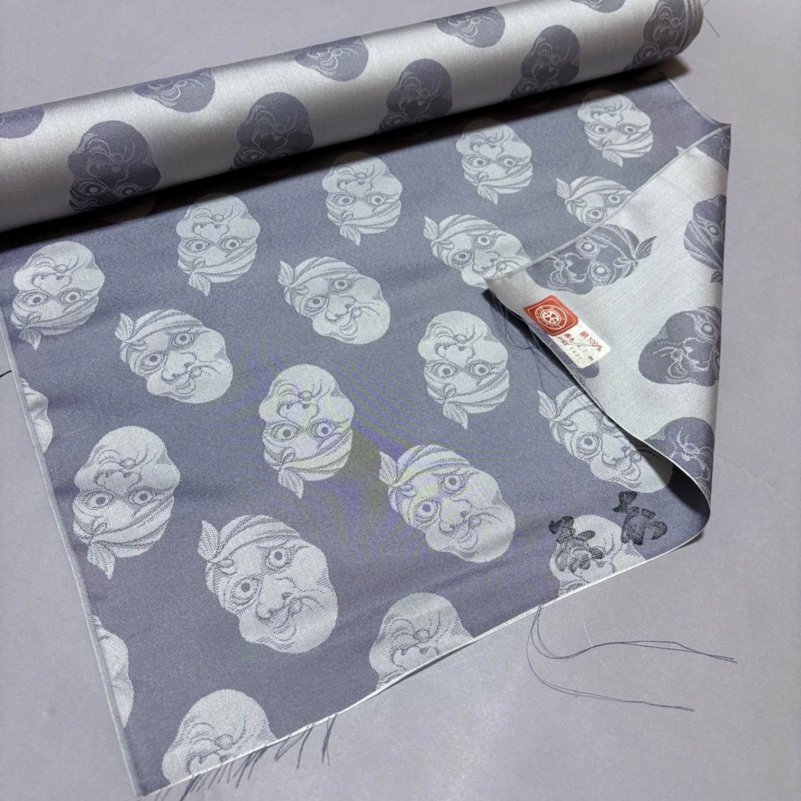 男物肩裏【新品】西陣織・正絹・肩裏地・羽裏・反物・景秀・ひょっとこ・お面・鼠色 ・メンズ・未仕立て・帯地としても