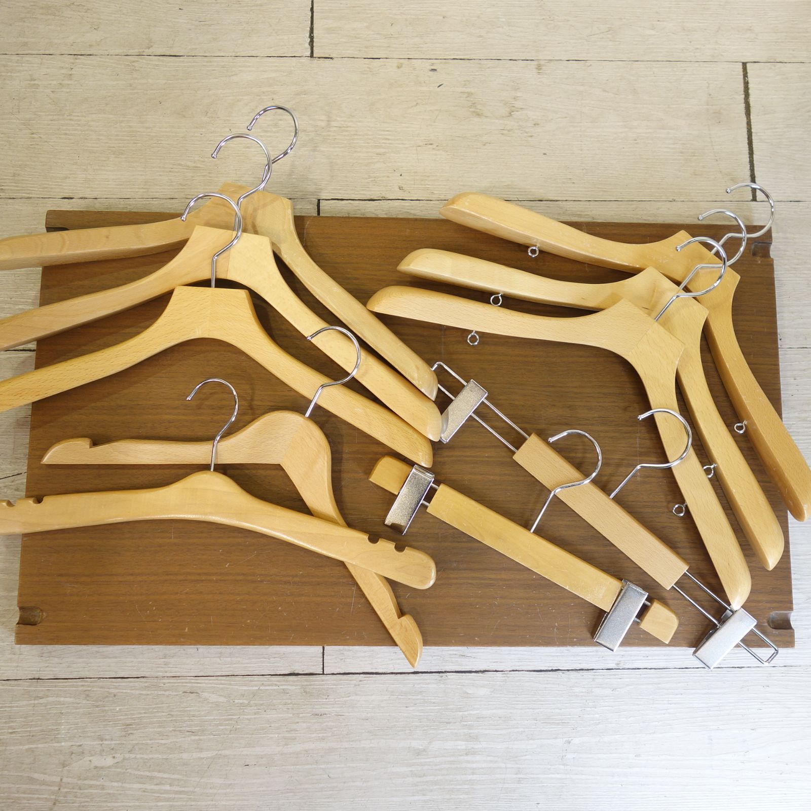 【まとめ売り】木製高級ハンガー 楢(ナラ)無垢材 洋服ハンガー ボトムス用あり 計44本 陳列 アパレル 店舗 M411 7,448円
