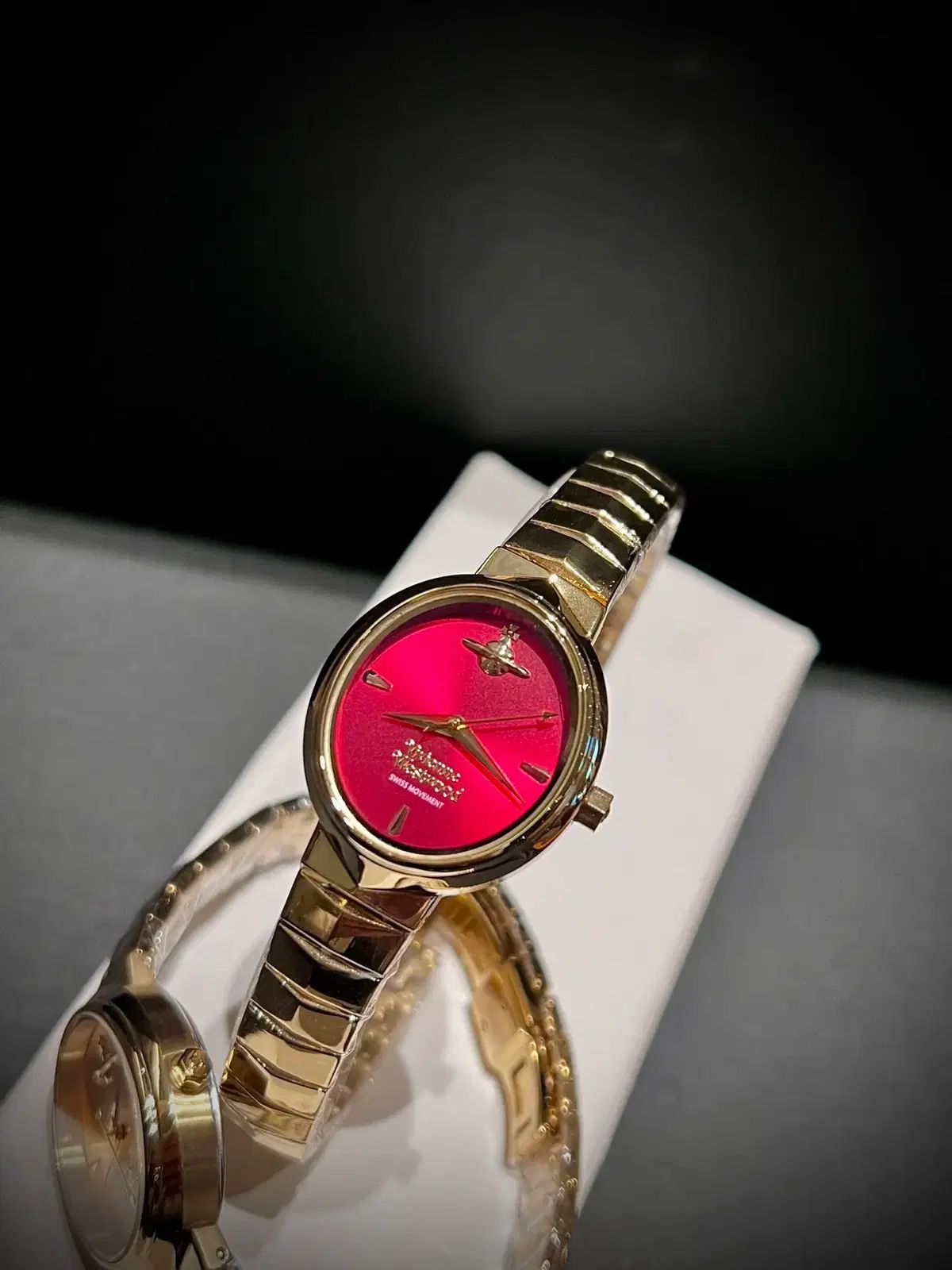 Vivienne Westwood ヴィヴィアン・ウエストウッド アーマー クオーツ GOLD RED