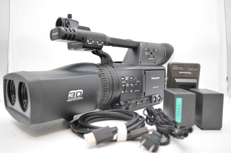 【動作品】パナソニック Panasonic AG-3DA1 3D業務用ビデオカメラ AVCCAM SDカード2枚付属　動作時間：998時間
