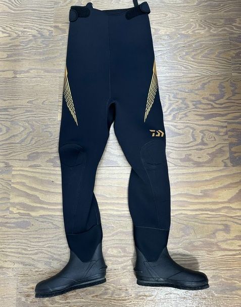 ダイワ　鮎　スリムウエダー　DSW-4202R(先丸）LB-L(25.5cm～26.0㎝）