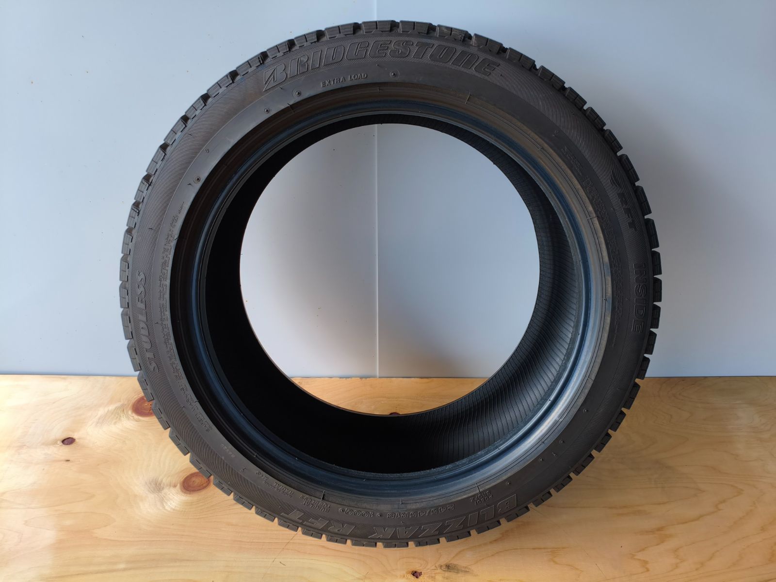 BRIDGESTONE BLIZZAK RFT (RUN FLAT TIRE) 245/45R18 100Q 2023年製 ウィンター スタッドレス タイヤ 1本 ブリヂストン ブリザック