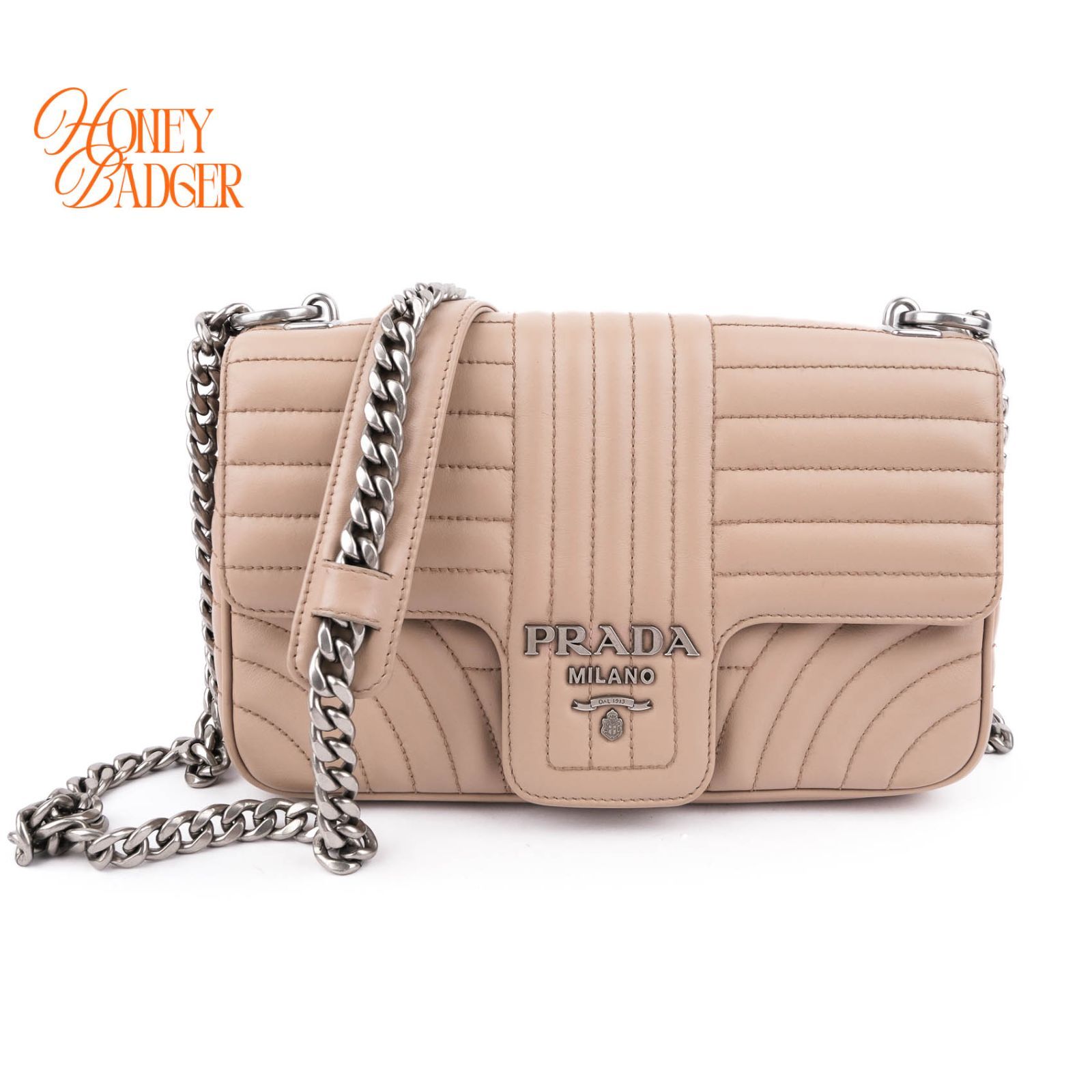 【良品・希少キルティング】プラダ PRADA ディアグラム DIAGRAMME 2WAY チェーンショルダーバッグ 斜め掛け クロスボディ ポシェット ピンクベージュ ベージュ 淡色 ガンメタ シルバー金具 ソフトカーフ本革レザー廃盤希少色 定番人気レディース 98,010円