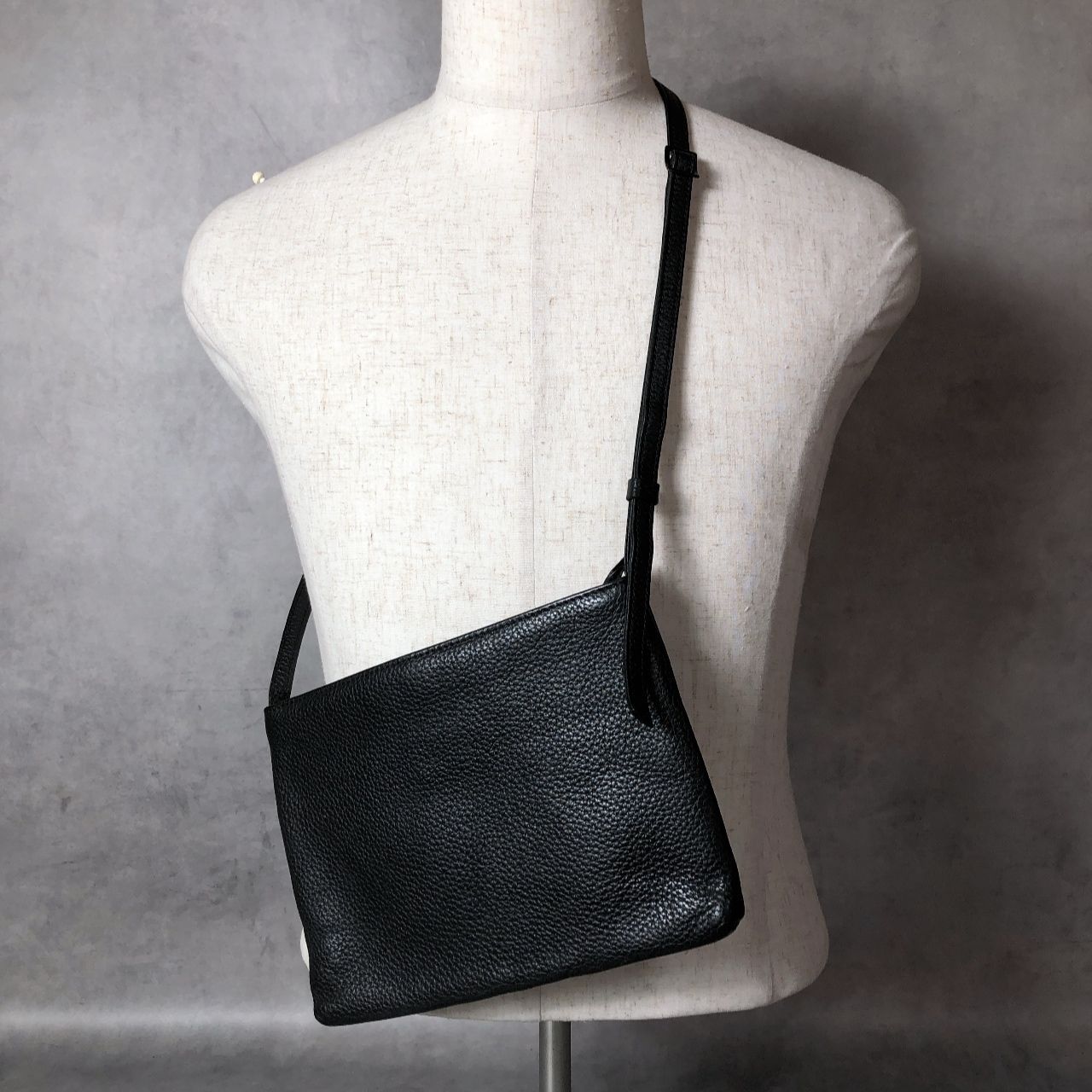 PQ685◇HushTag : レザーサコッシュ◇黒系 ハッシュタグ ショルダーバッグ