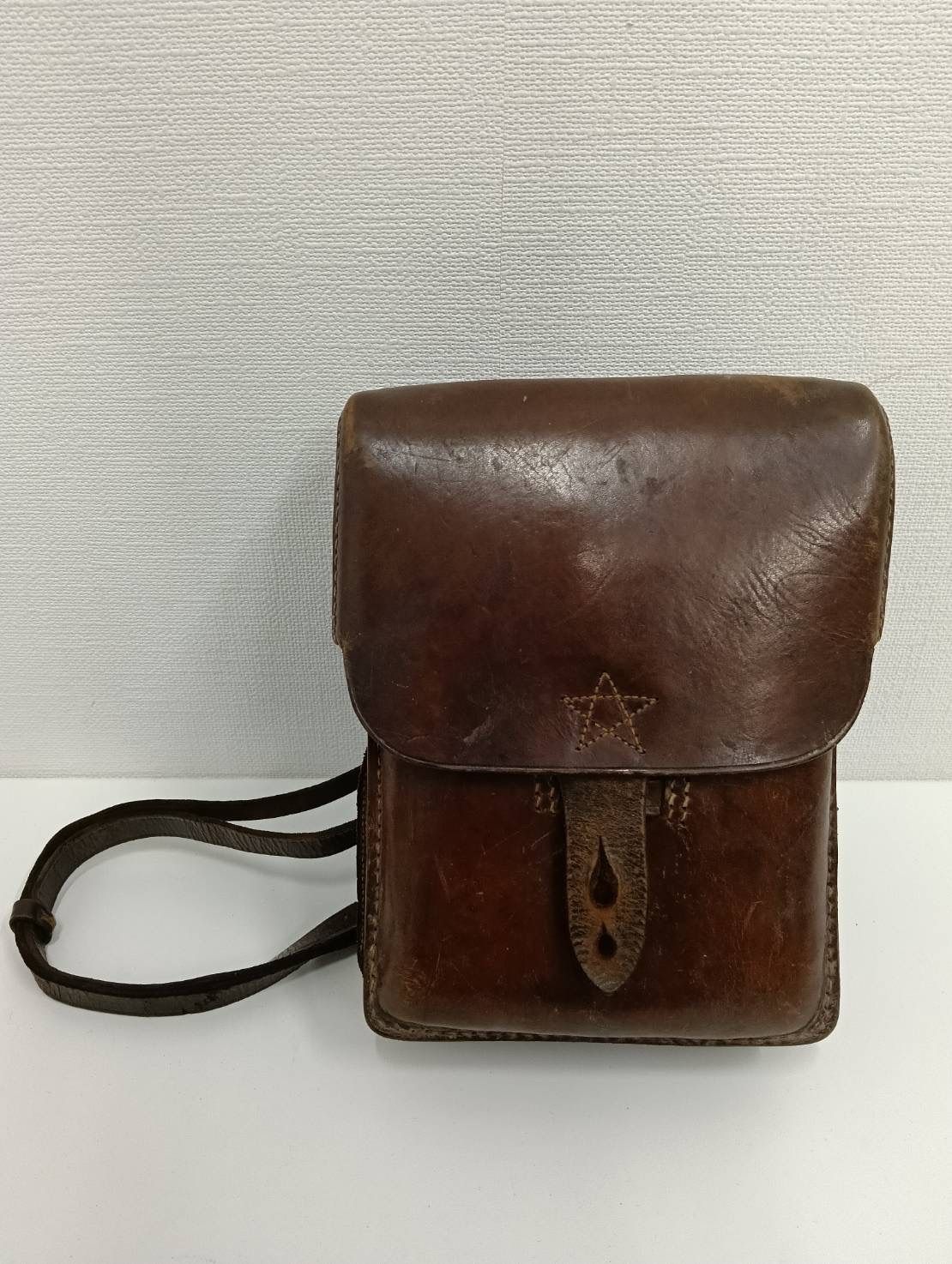 [Used goods] Old Japanese Army picture bag map case brown brown leather military army collection bag bag current item