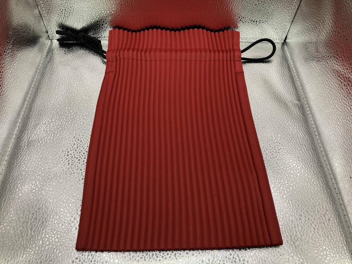 HOMME PLISSE ISSEY MIYAKE トートバッグ プリーツ巾着バッグ レッド HPT1AG007 オム プリッセ イッセイ ミヤケ 16,813円