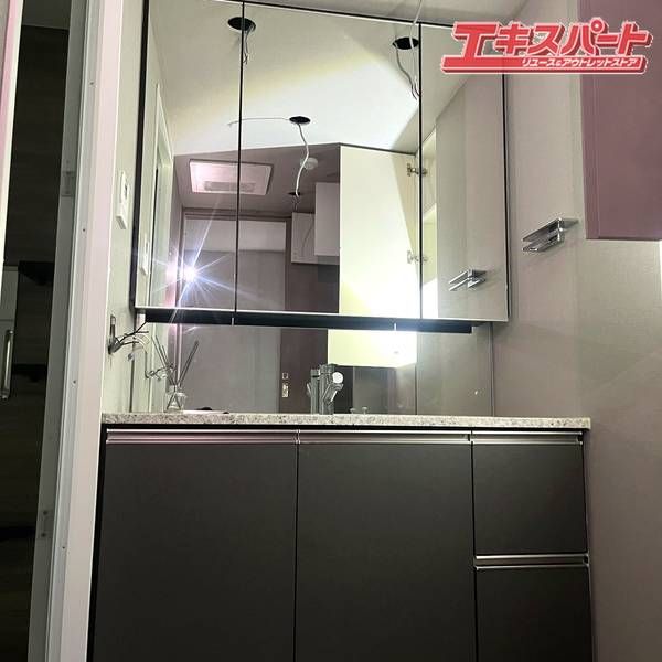 タカラスタンダード 洗面化粧台 三面鏡付き 天然石 モデルルーム取り外し品 展示品 戸塚店