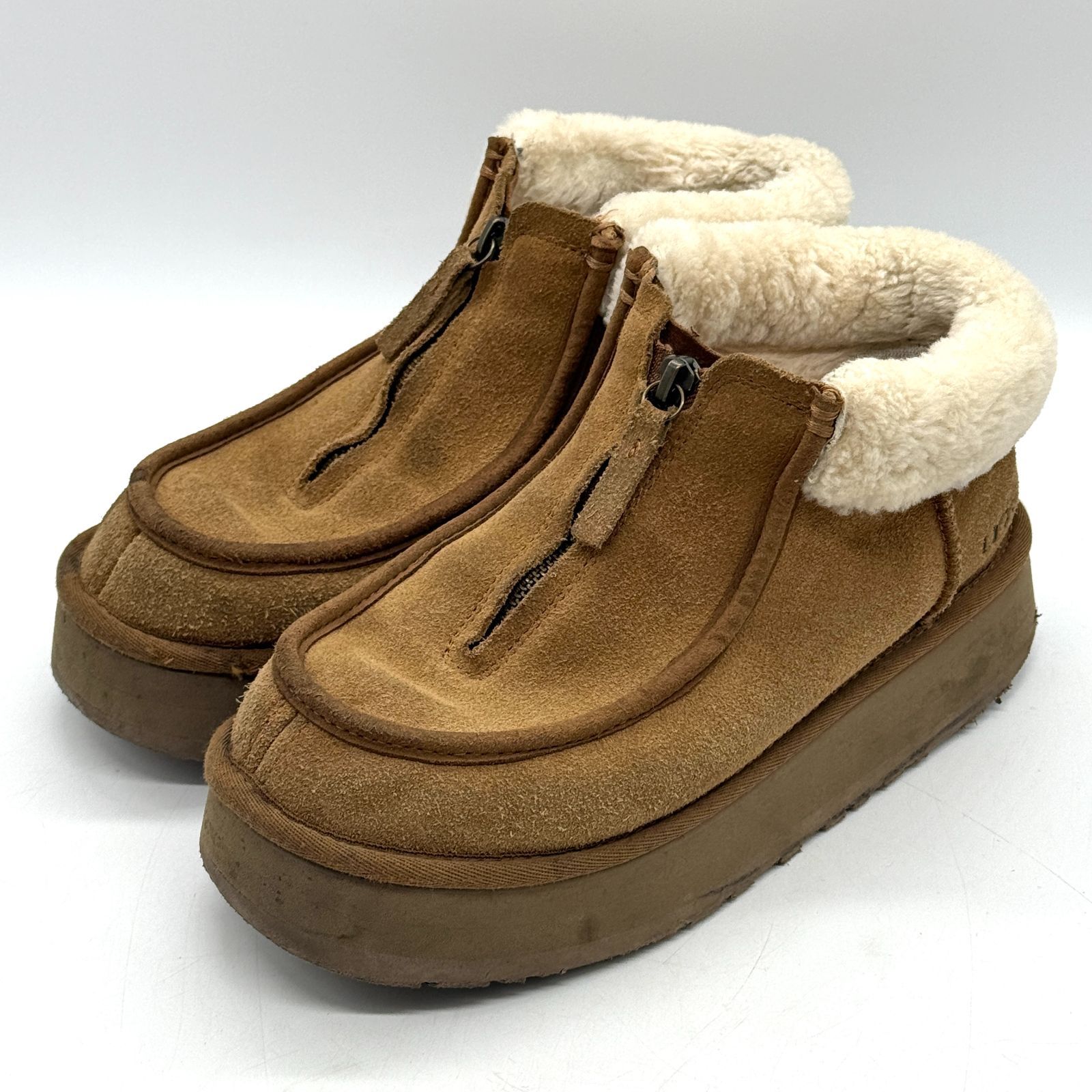 中古品 UGG (アグ) フロントジップ 厚底ソール ムートン 「FUNKETTE BOOT（ファンケット ブーツ）」チェストナット スエード ブラウン 24cm