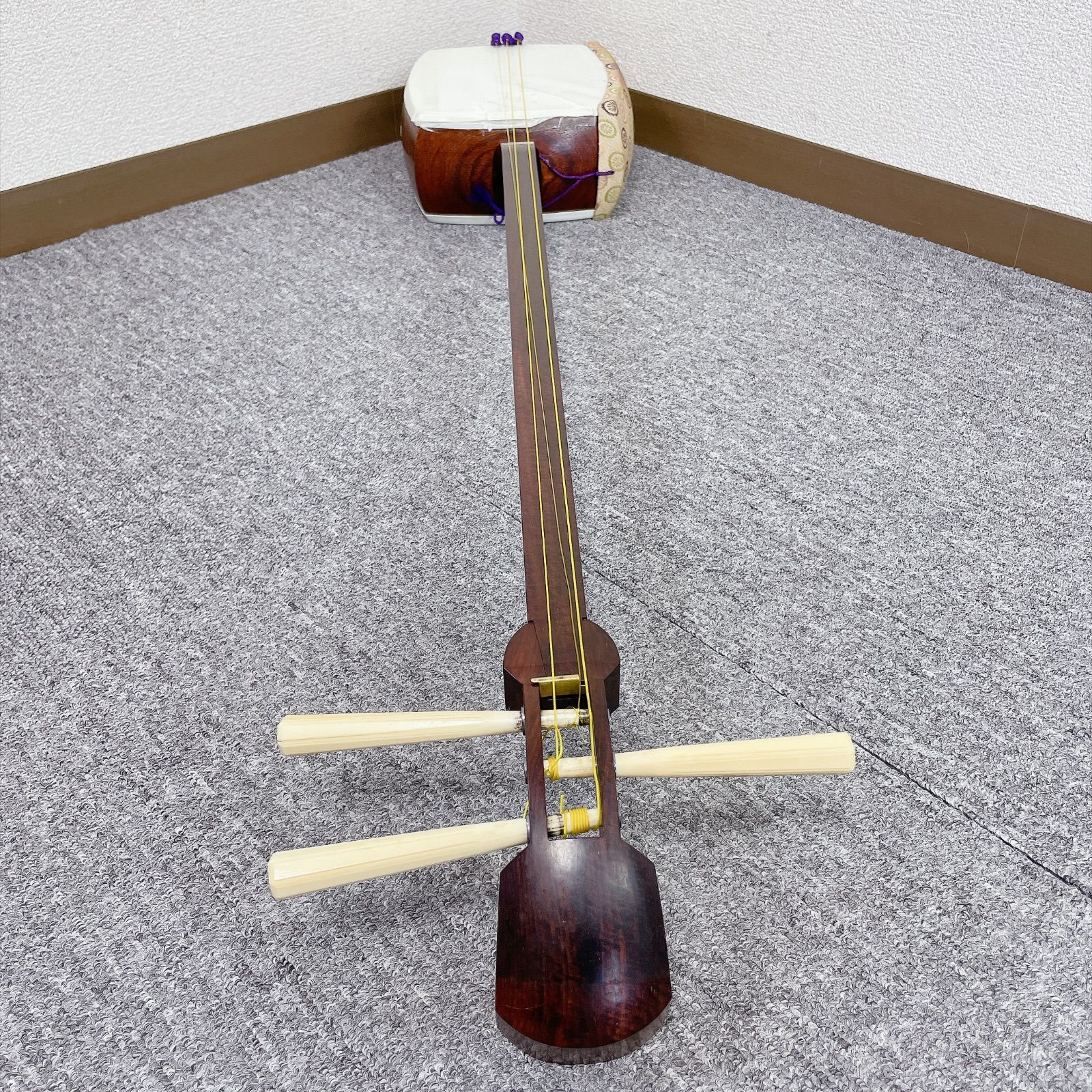 三味線 紅木 綾杉彫 和楽器 ケース付き