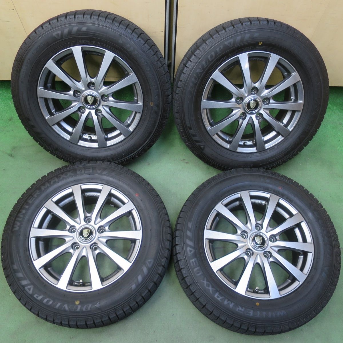 バリ溝！22年！キレイ！9.5分以上◎スタッドレス 195/65R15 ダンロップ ウインターマックス 03 MANARAY SPORT マナレイ スポーツ 15インチ PCD114.3/5H◎6082908イス 28,656円