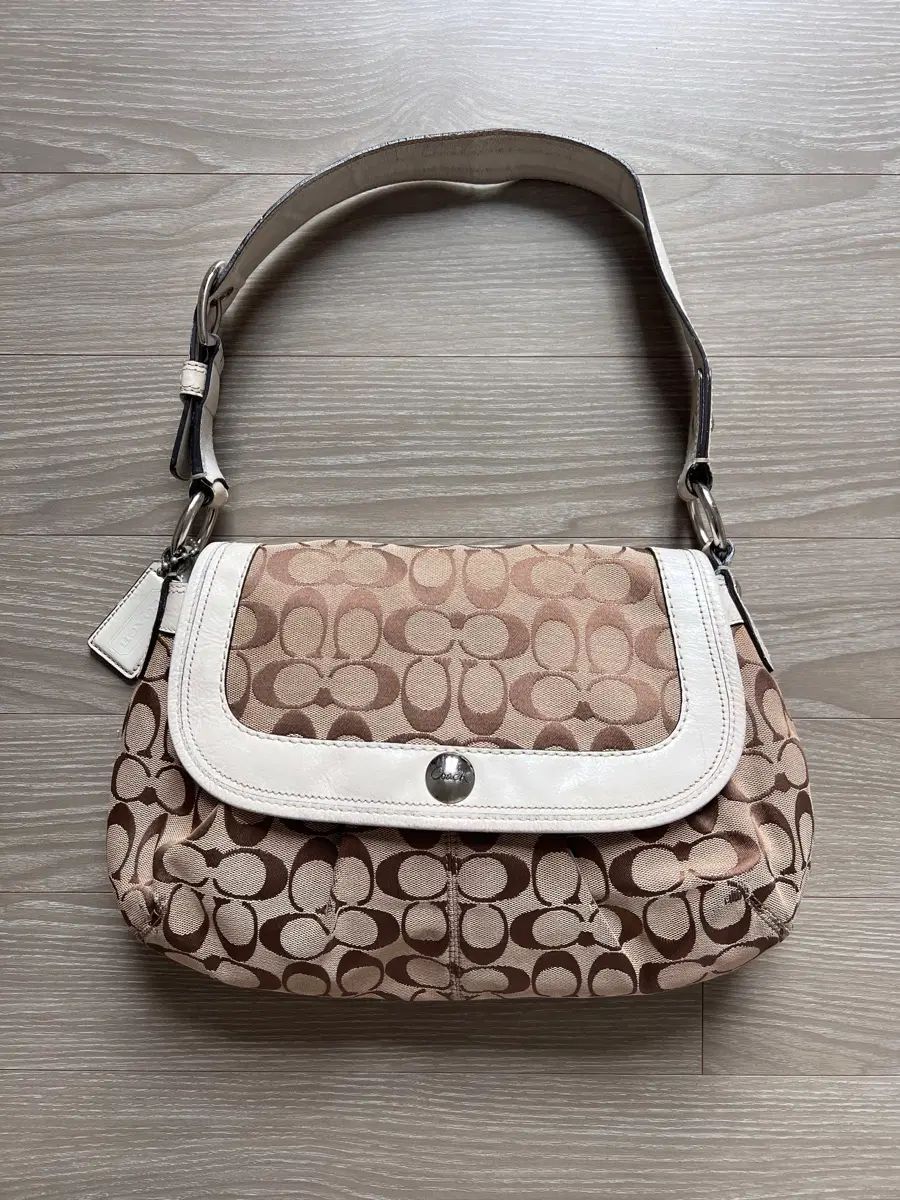 COACH ソーホー シグネチャー ホーボー ショルダーバッグ 23,329円