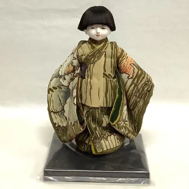【アウトレット商品】市松人形 男の子 久楽朋 21.5cm 縮緬薄鶯 牡丹 MS-287