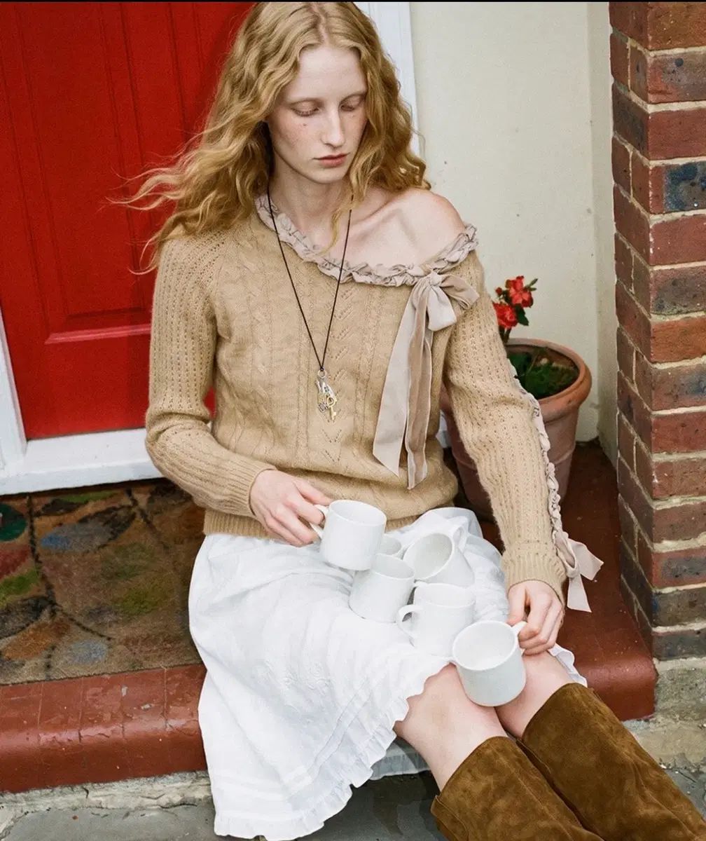 シヌーン Lace-Up Ribbon Knit (Beige) 16,693円