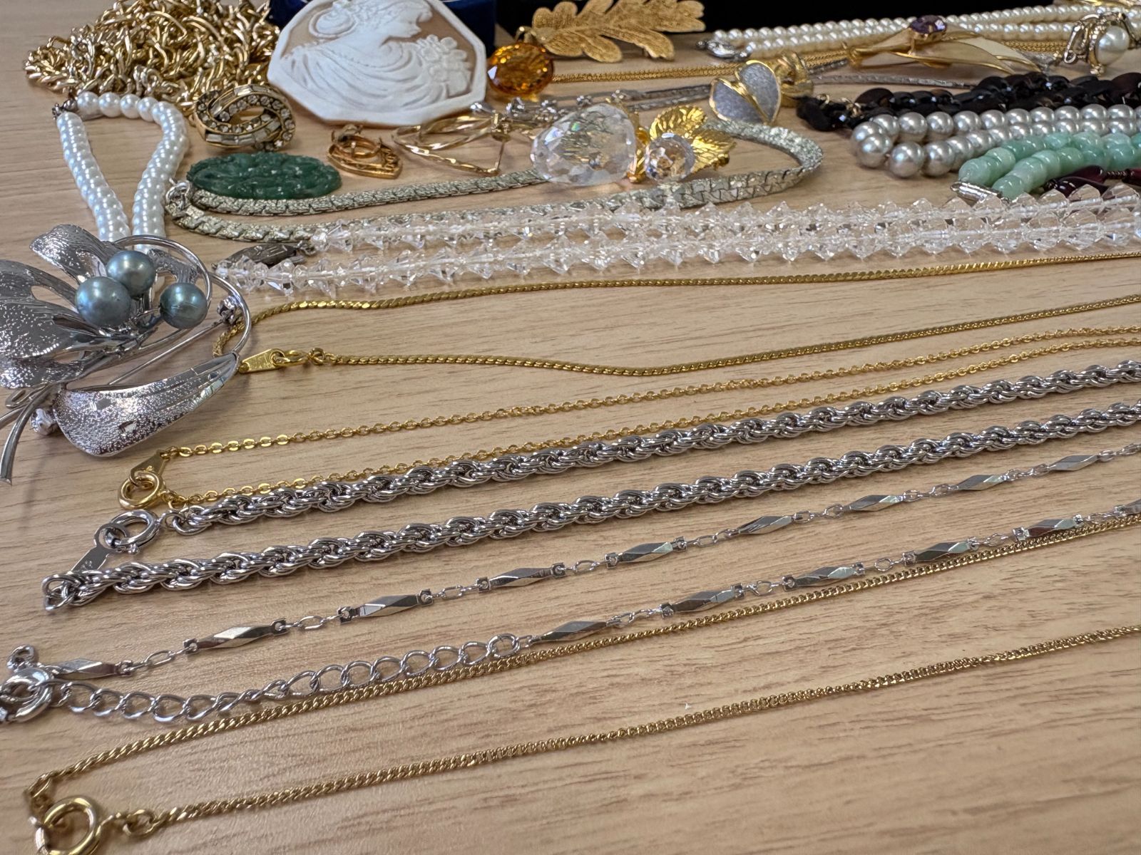 https://assets.mercari-shops-static.com/-/large/plain/2JWECxr8AT6XuemqLwCSac.jpg@jpg