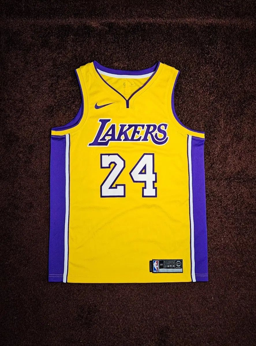 M NIKE NBA LA Lakers Kobe Bryant #24 ジャージ / AQ2109-728 35,741円