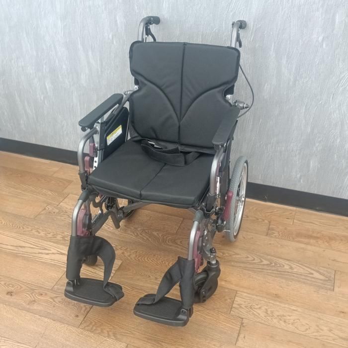 カワムラサイクル 車いす KMD-C16-45-M ブラック モダンシリーズC 介助45幅－中床－ ブラック ソフトタイヤ 中古KMD-C16-45-M クリーニング済み