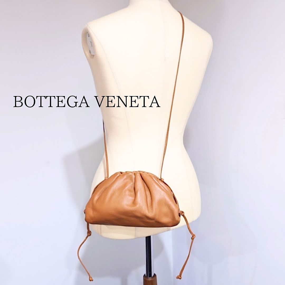 BOTTEGA VENETA ボッテガ ヴェネタ ショルダーバッグ クロスボディ ミニ ザ ポーチ 20 レザー ブラウン 585852 VCP40