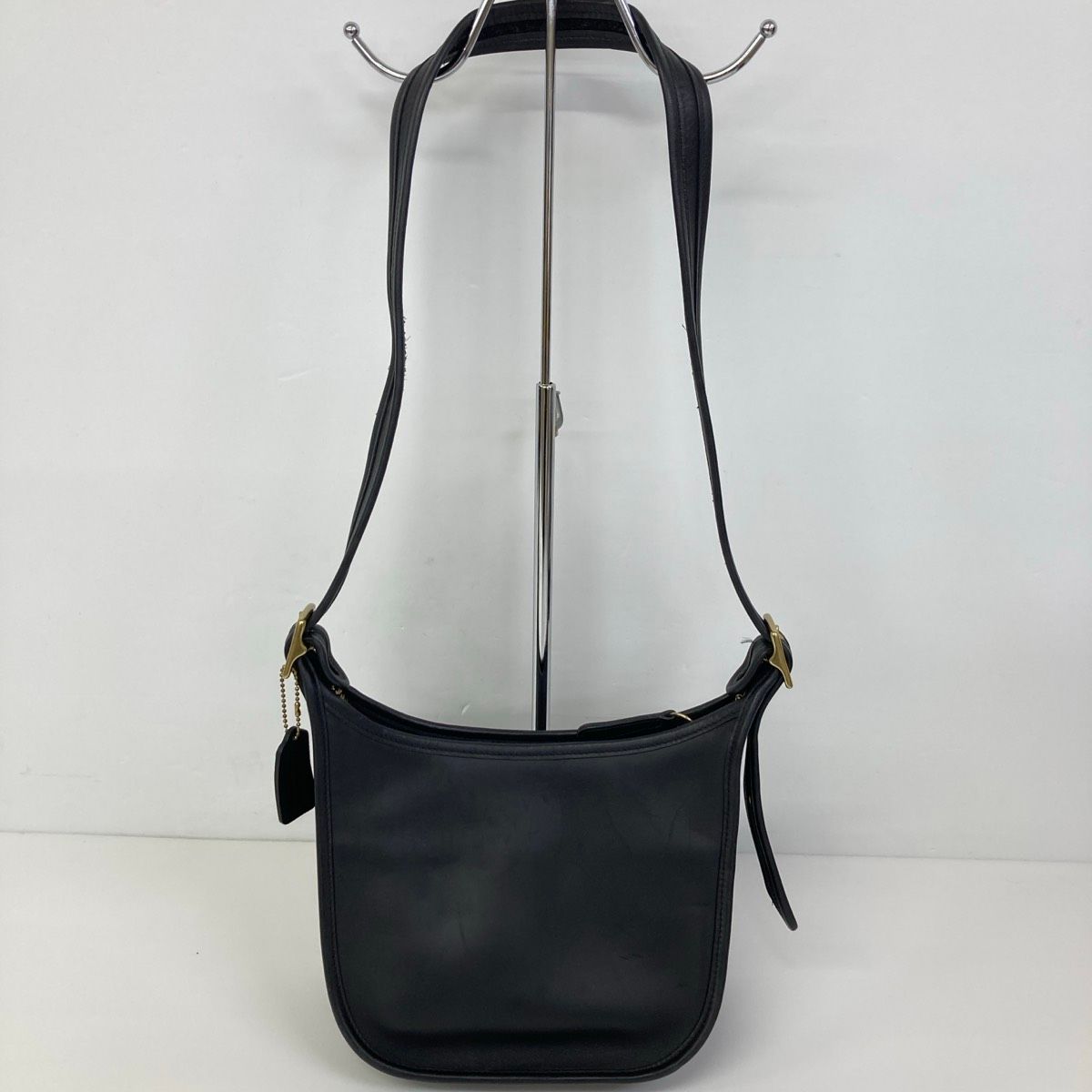 COACH オールドコーチ ショルダーバッグ ブラック 9950 レザー カバン/鞄 チャーム付き レディース[OM04078]